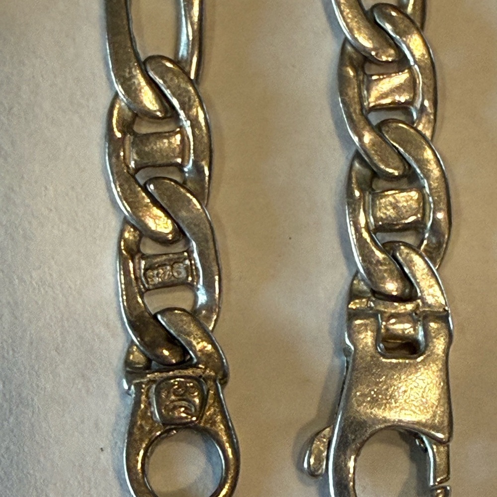 LOT: Silver tone necklaces, bracelets, cuff links  & brass key hook - Picture 5 of 8